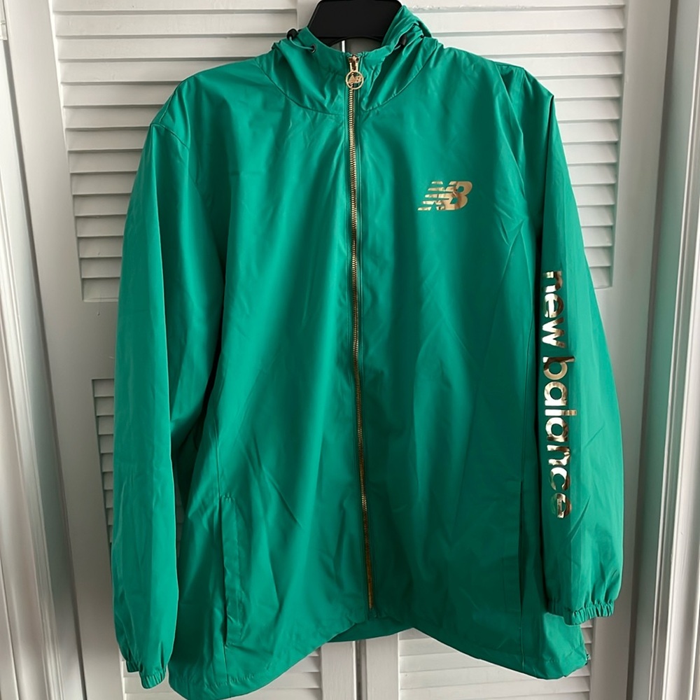 New Balance water resistant wind breaker NWT
